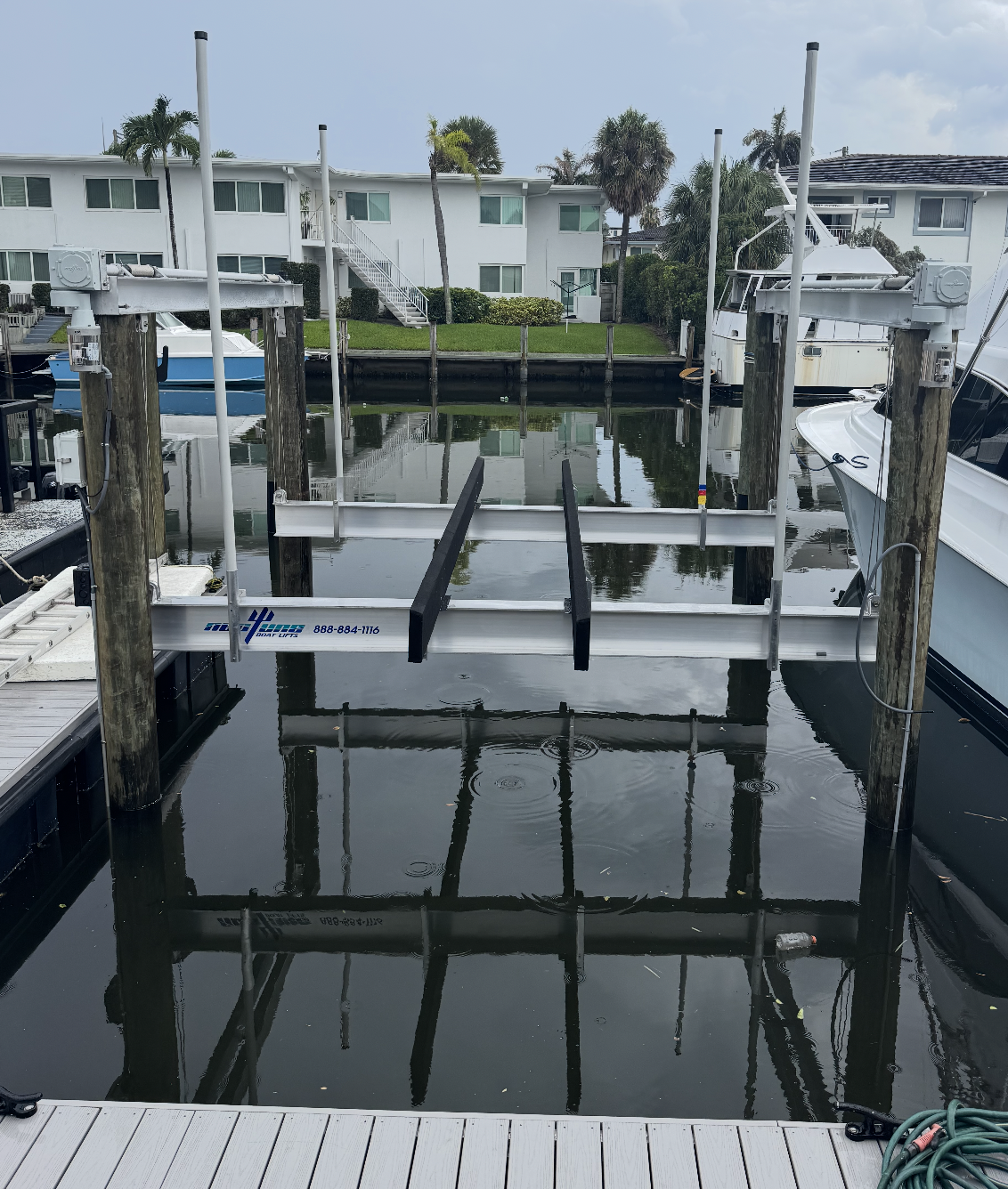 Brand New Boat Lift for Rent up to 42ft